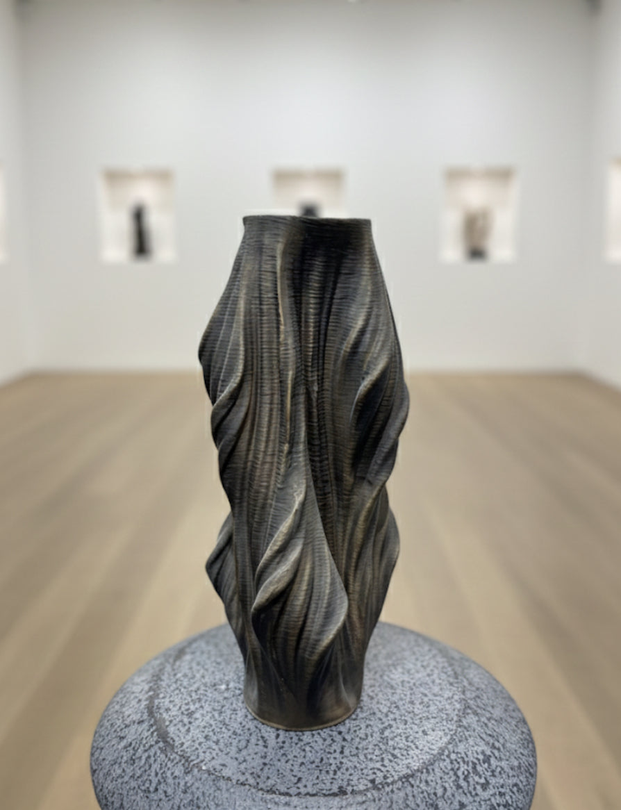 Ceramic vase metallic color