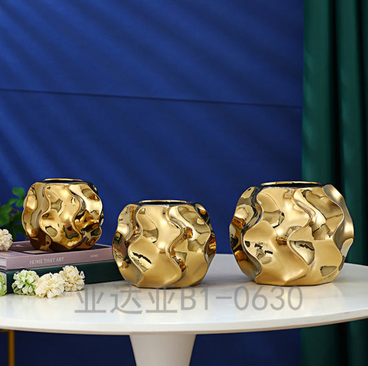 Ceramic vases