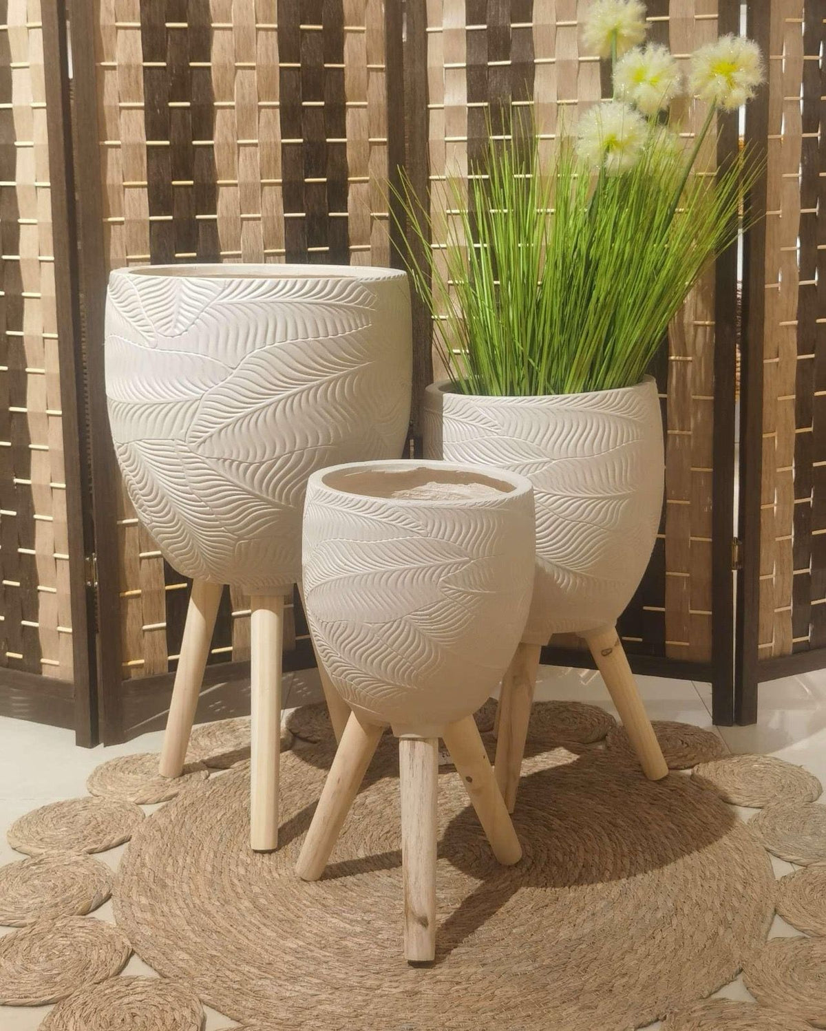 Textured Ceramic Planter on 3 Legs – 3 Sizes