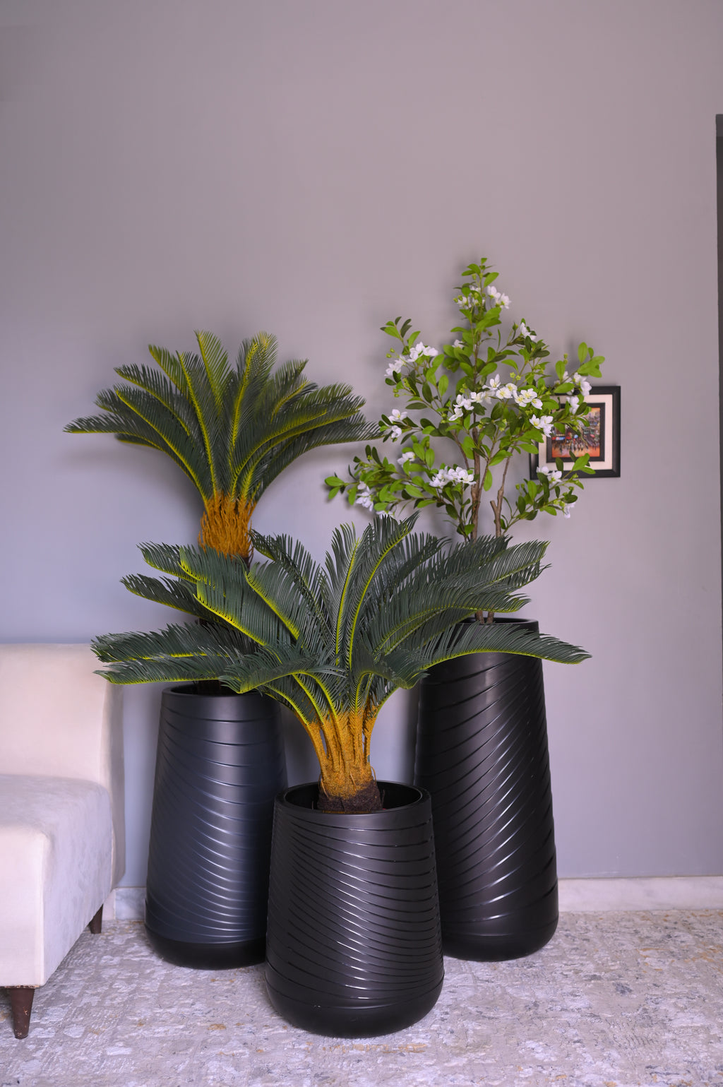 Spiral-Texture Floor Planter – Black or White, 3 Sizes