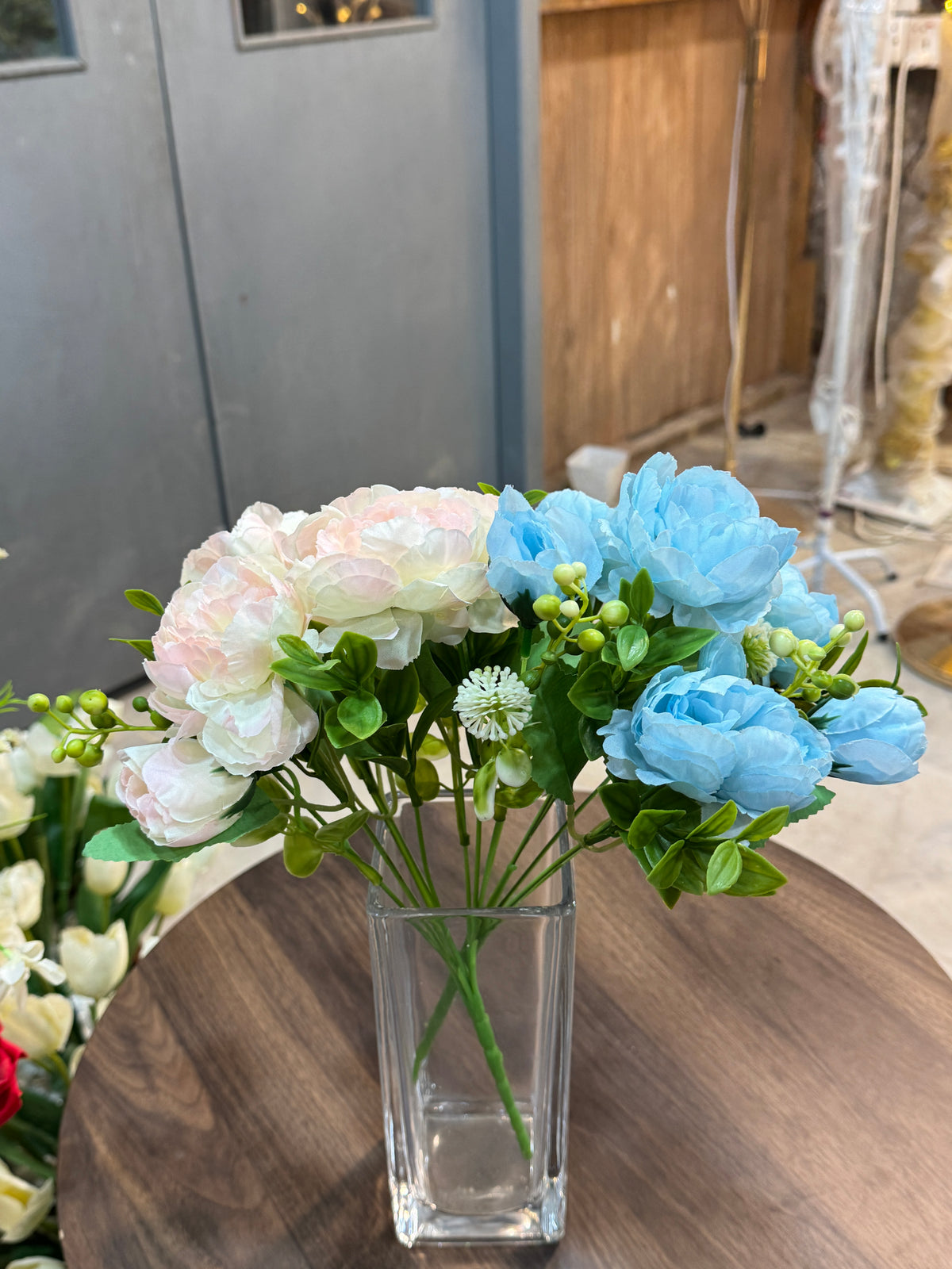 Artificial Rose Bunches – White or Blue