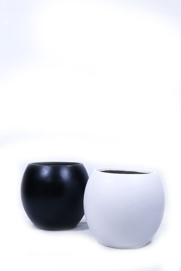 Round Fiber Planter Pot – Black / White