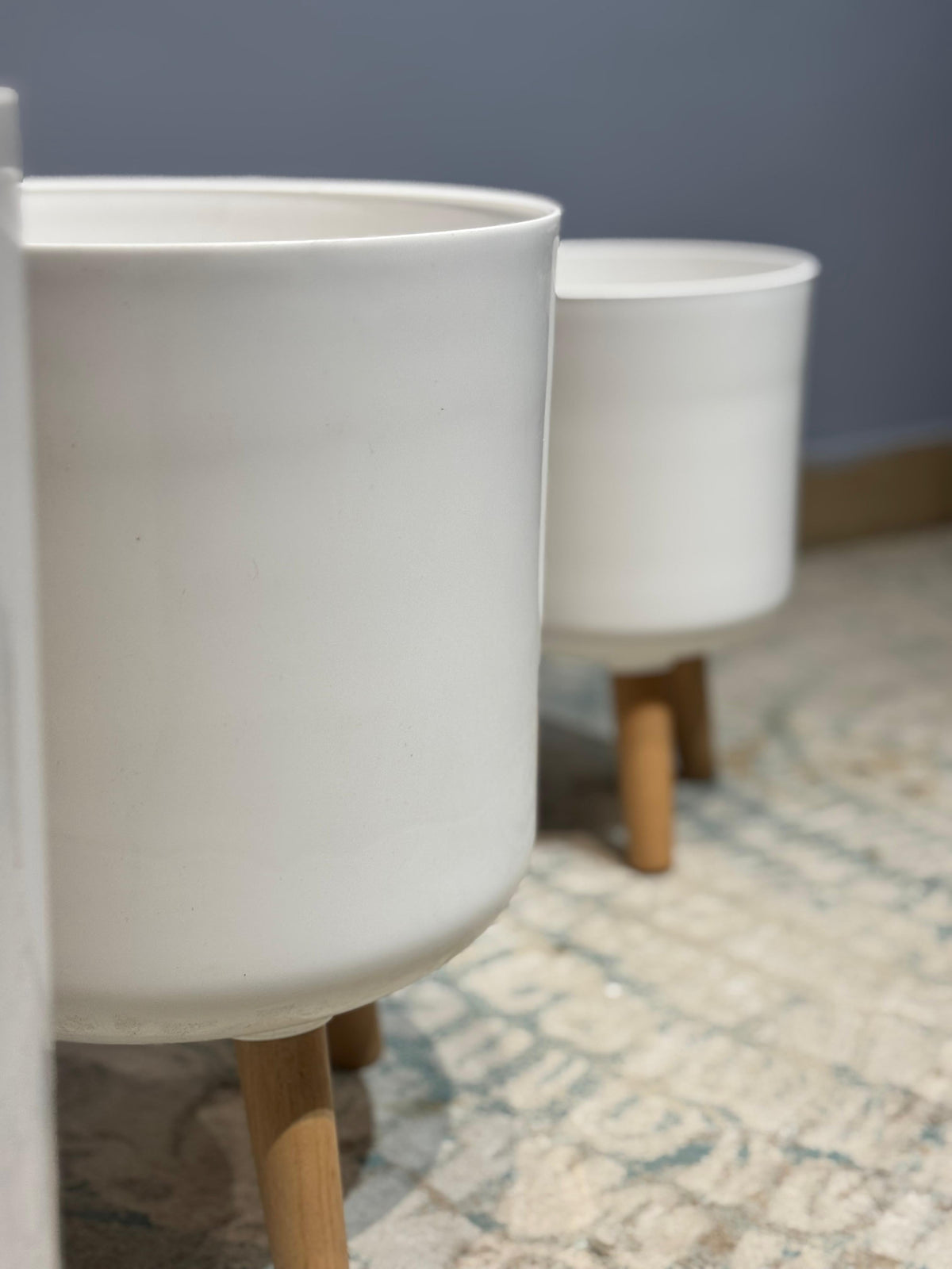 Tripod Planter with Wooden Legs – White – view 3