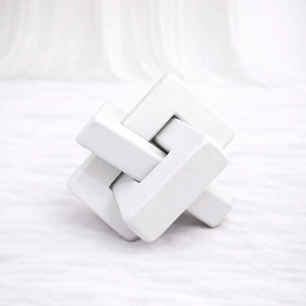 Wooden Knot Sculpture – Link (12 cm) – Rajpoot Flower House